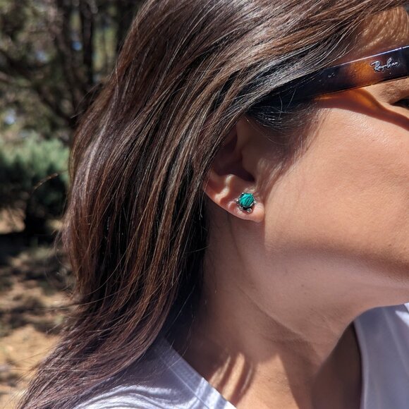 Handcrafted Navajo Turtle Stud Earrings Malachite Stone Native American Jewelry* - Picture 4 of 10